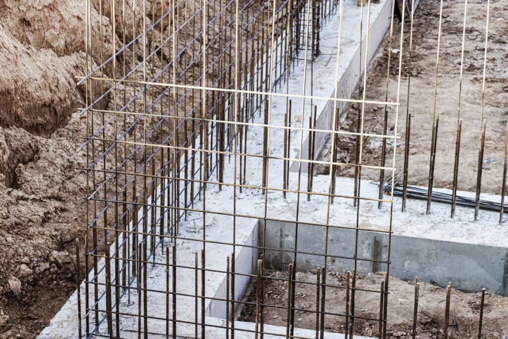 תבניות פלסטיק מודולריות לקירות ועמודים, 120 מ"ר